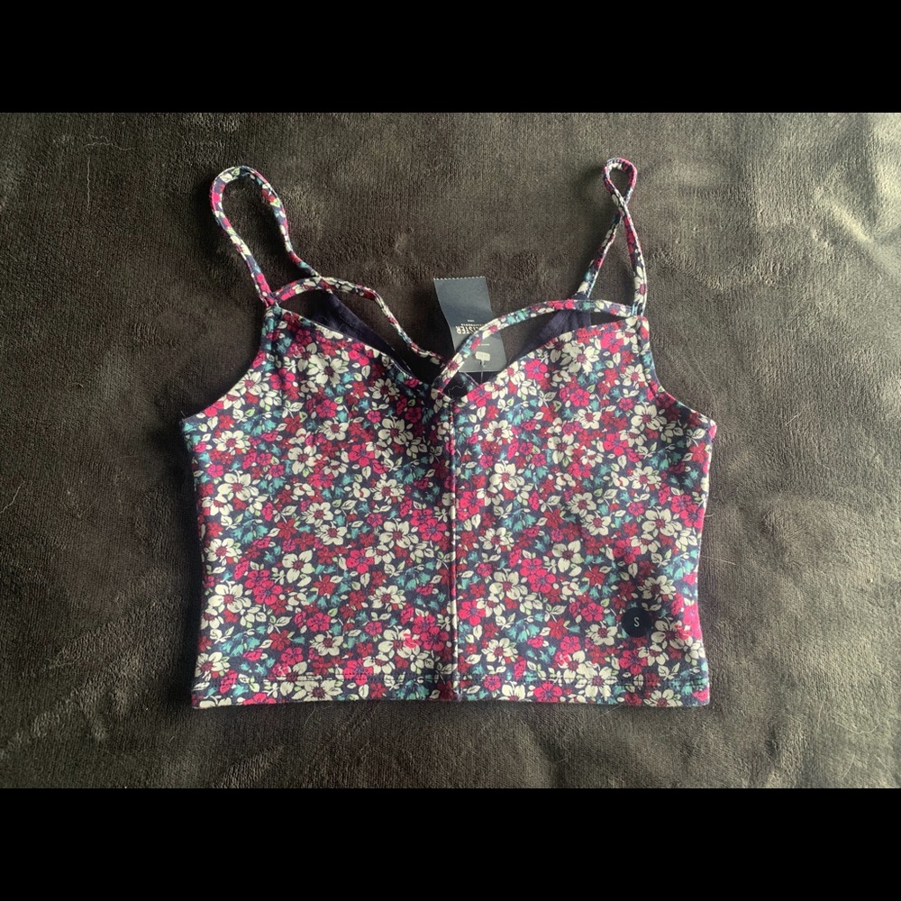SOLD NWT Hollister Strappy Crop Tank Top